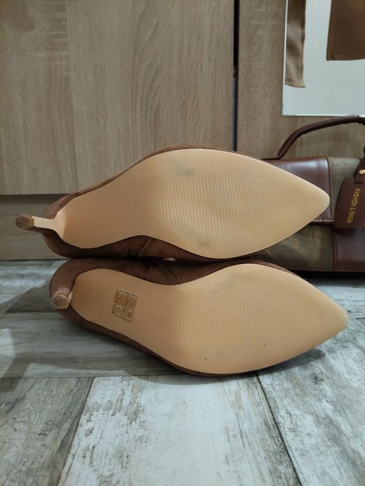 Дамски лот от палто и боти