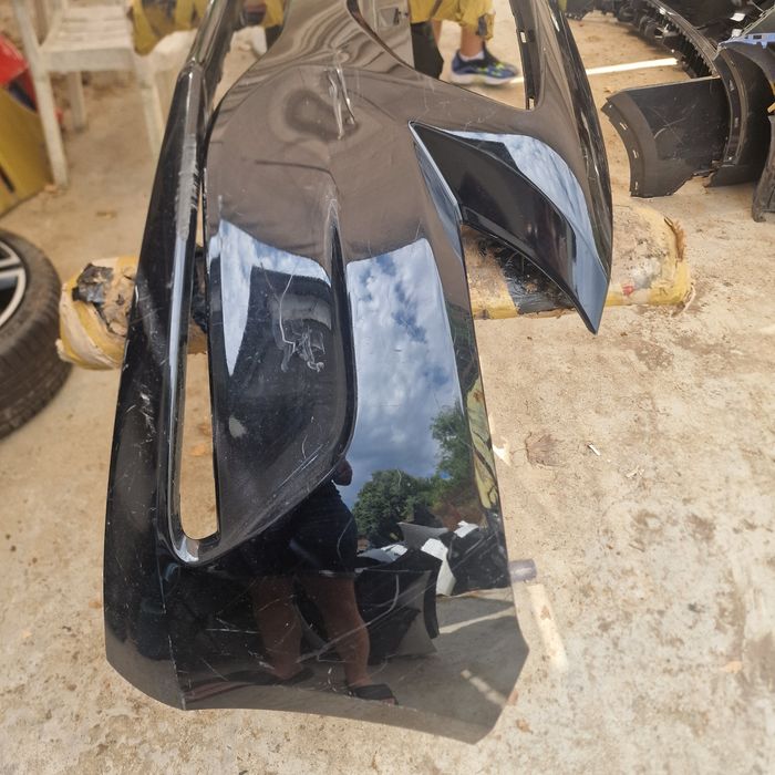 Volvo V40  2018 предна броня