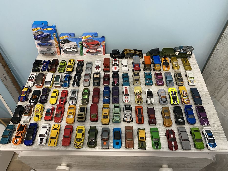 Hot wheels - колички