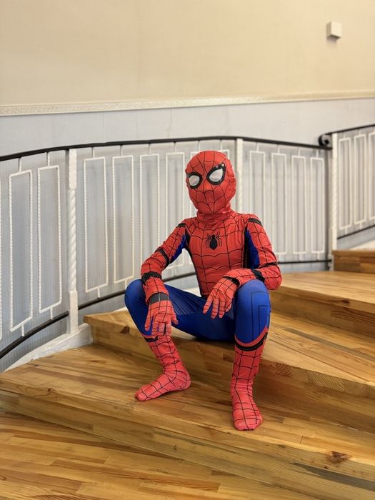 Детский костюм человека паука. Состояние отличное.