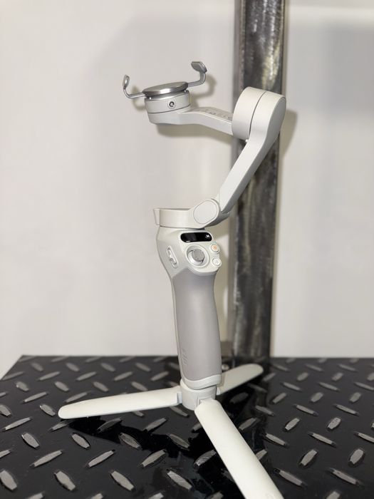 Стабилизатор DJI Osmo Mobile SE