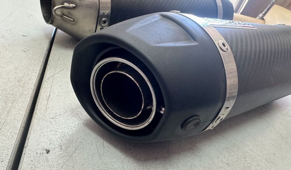 Оригинални карбонови ауспуси на LeoVince