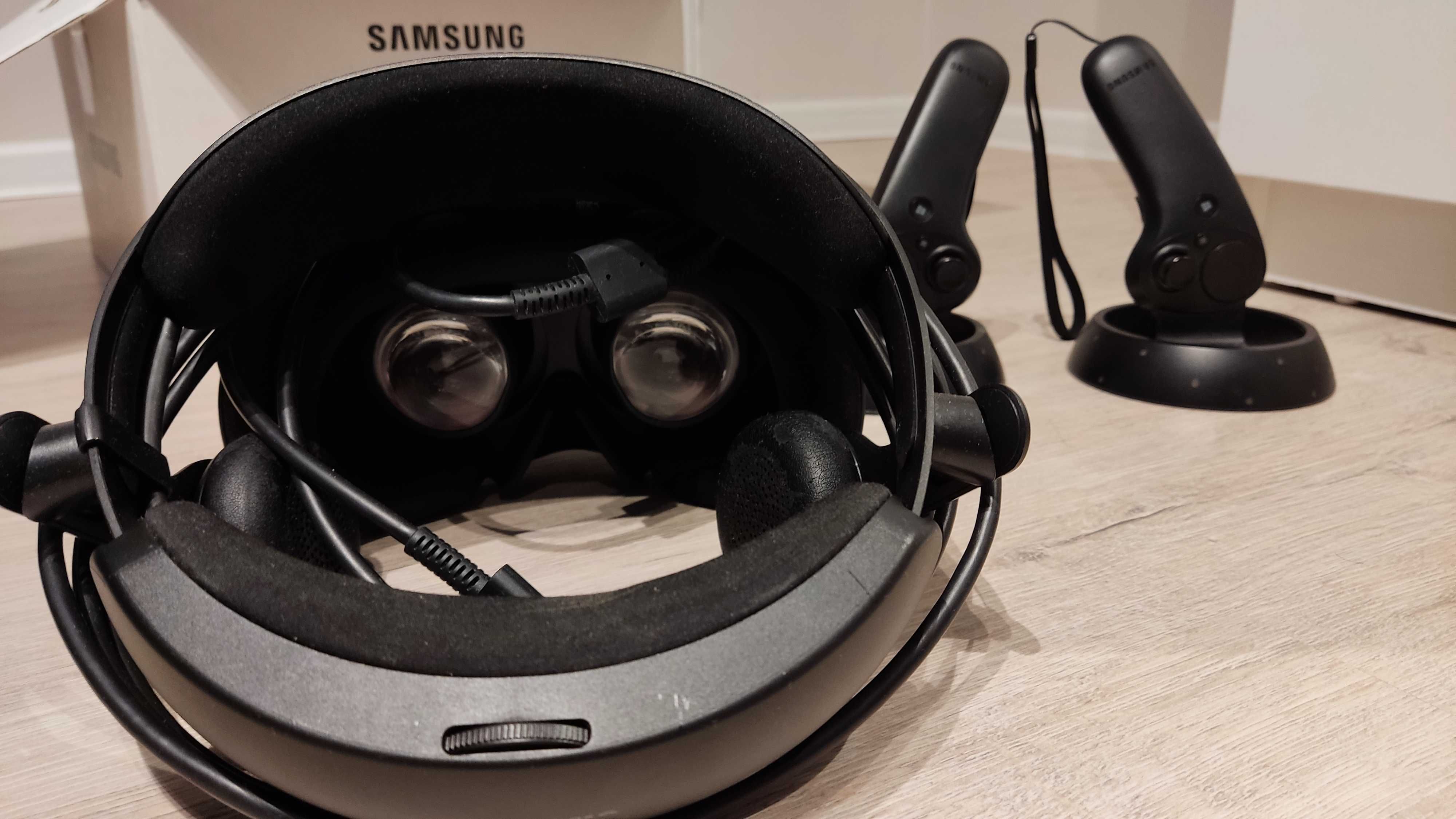 VR-шлем Samsung HMD Odyssey +