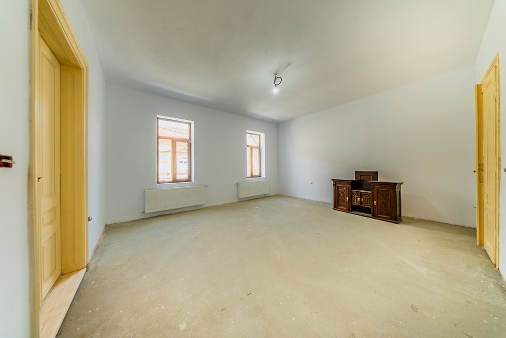 Vand sau schimb.Bijuterie arhitecturala ultracentral