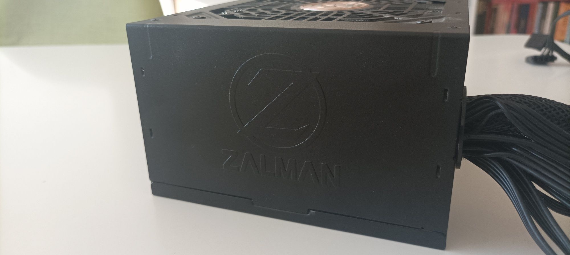 Захранване за компютър ZALMAN