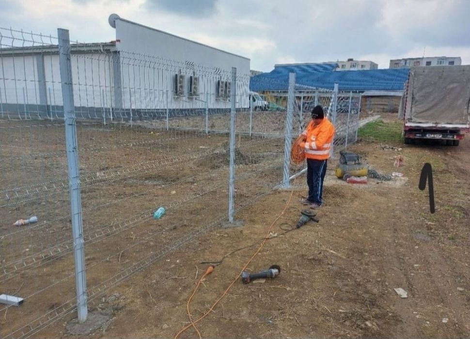 Meseriasi in constructii garduri de peste 10 ani, construim începând d