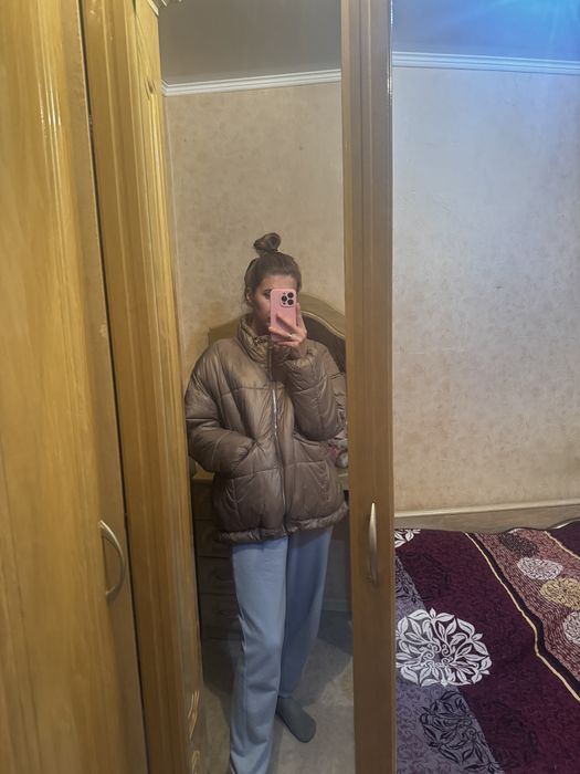 Продам куртку женскую