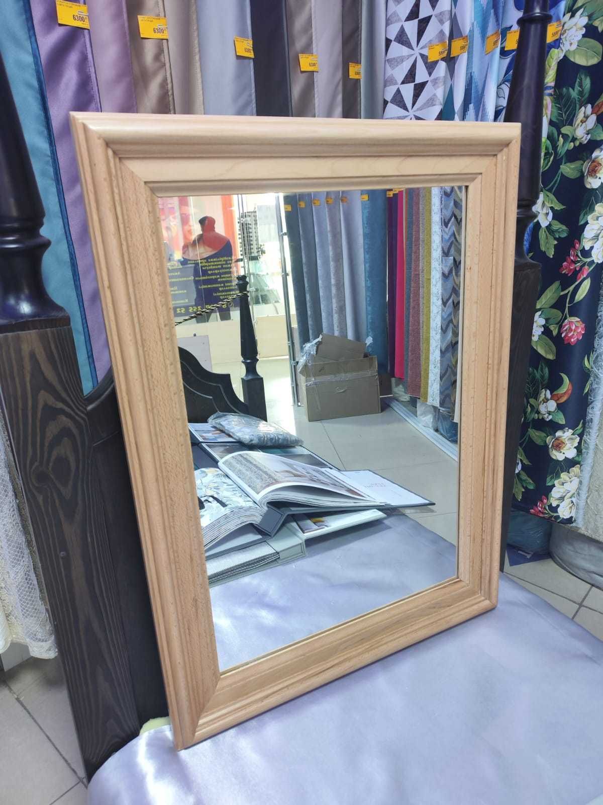 Интерьерное Зеркало в деревянной раме. Массив Бука . 60*80см