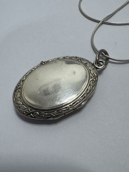 Pandativ vechi, argint 800, caseta rame foto, email pictat. Art deco