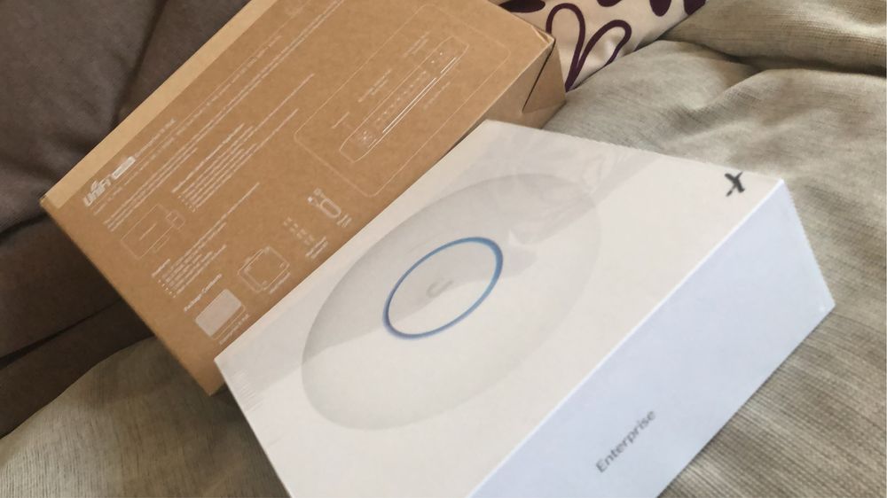 Ubiquiti UNIFI Enterprise Switch 24 (2.5/10Gbps) NOU