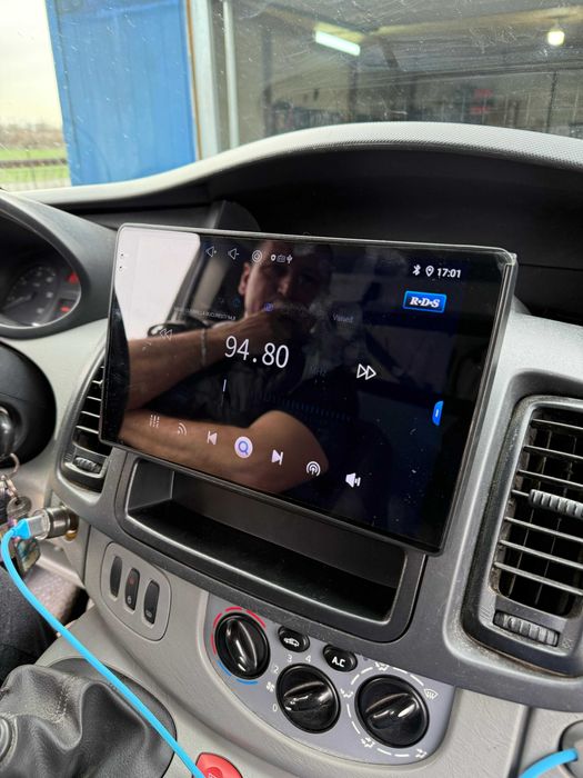 Navigatie Android Renault Trafic / Opel Vivaro  Carplay Android Auto