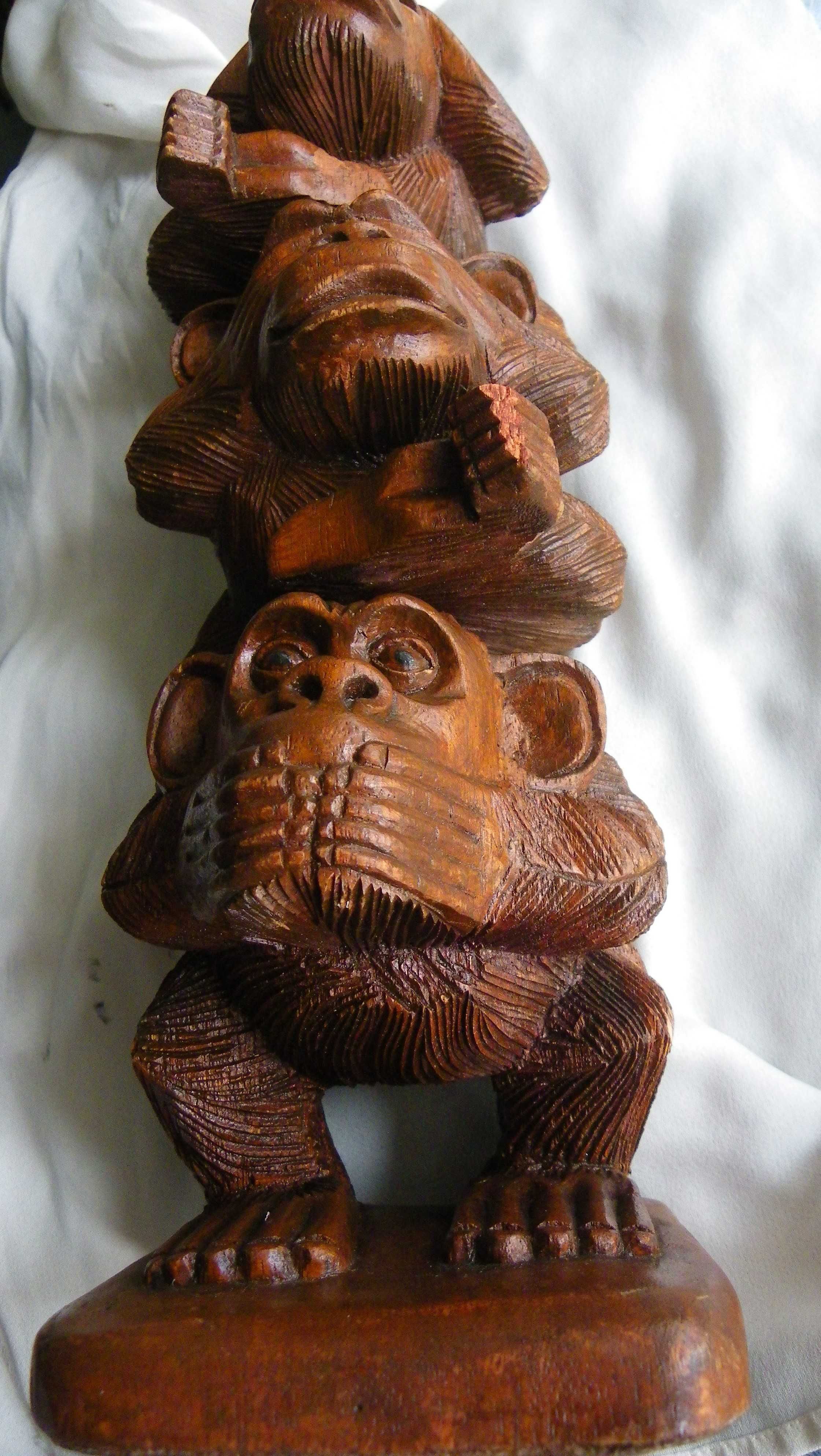 Голяма индонезийска дървена статуетка-"Трите будистки маймуни"