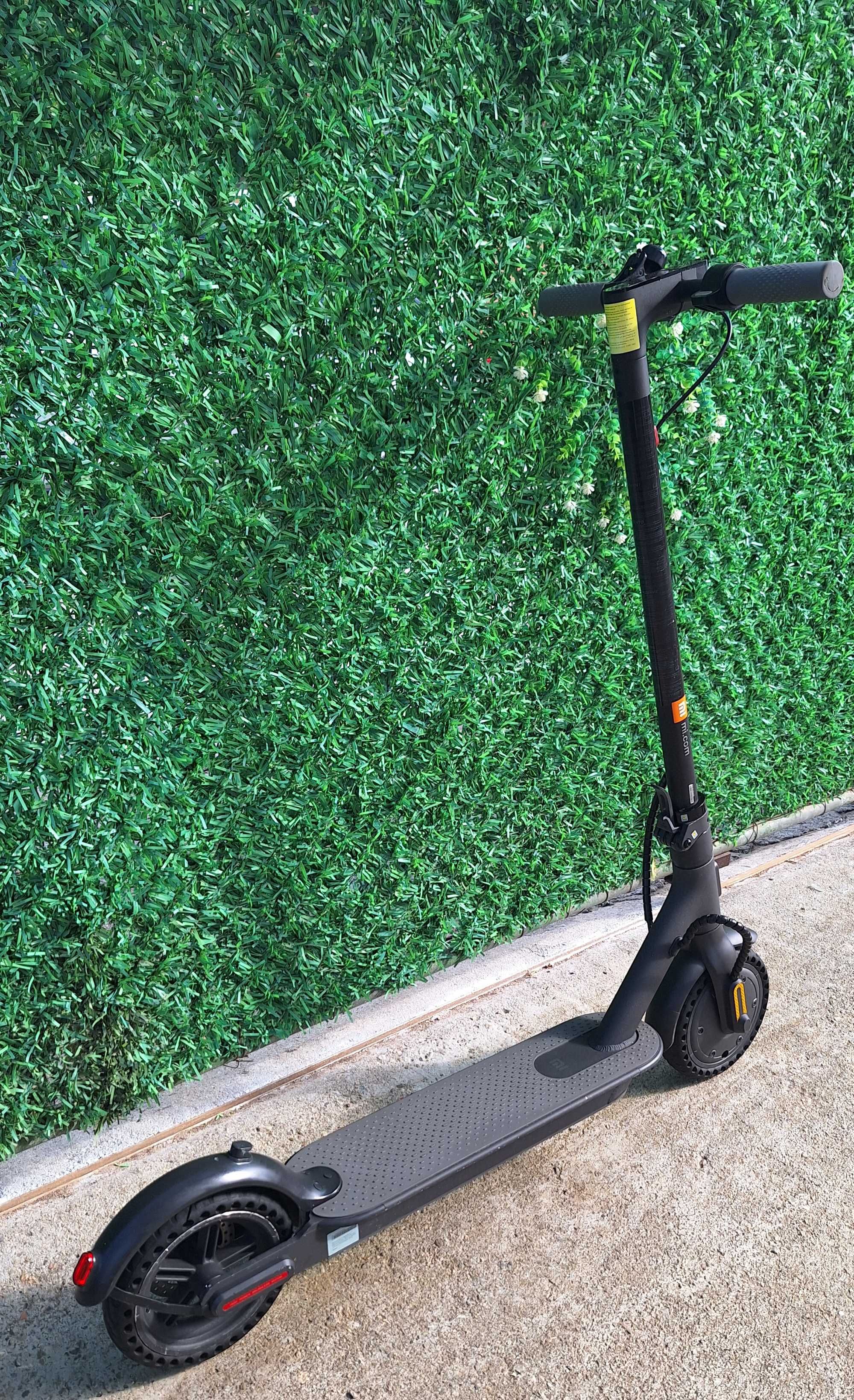 Електрическа тротинетка Xiaomi Mi Electric Scooter Pro 2
