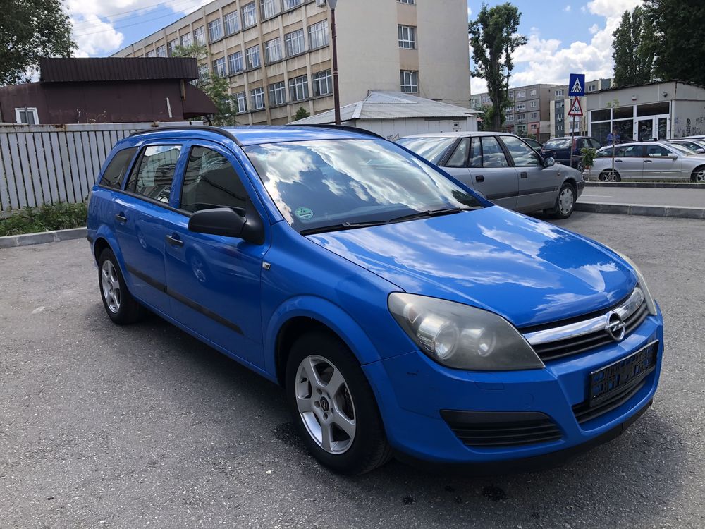 Dezmembrez opel astra h