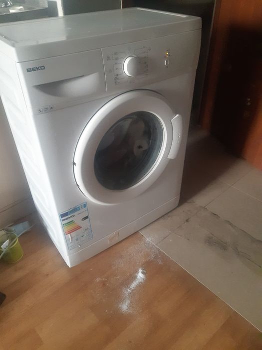 Продам стиральную машину в рабочем состаяний