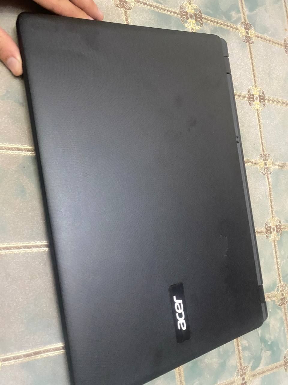 Notebook ishlamiy qogan,zaryadchik joyi buzilgan,lekin qogan hamma joy