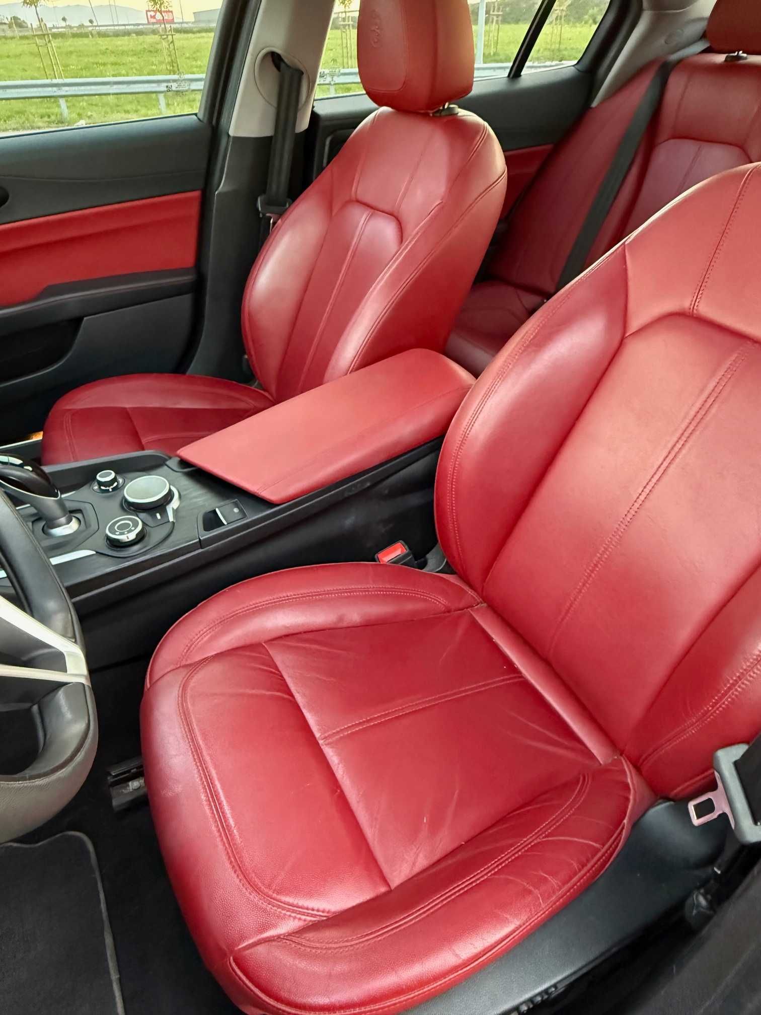 Alfa Romeo Giulia 2.0T Q4 AWD - отлично състояние
