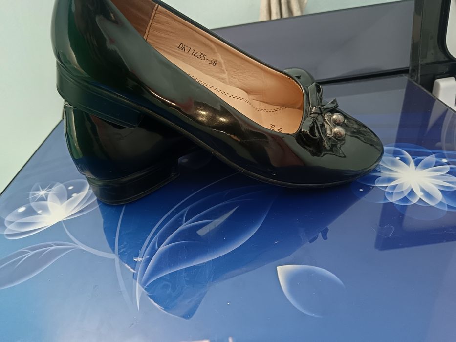 Maktab Qizlari uchun tufli