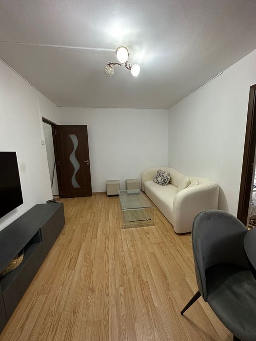 Vand apartament in zona centrala DN1A, Valenni de munte, etaj 2