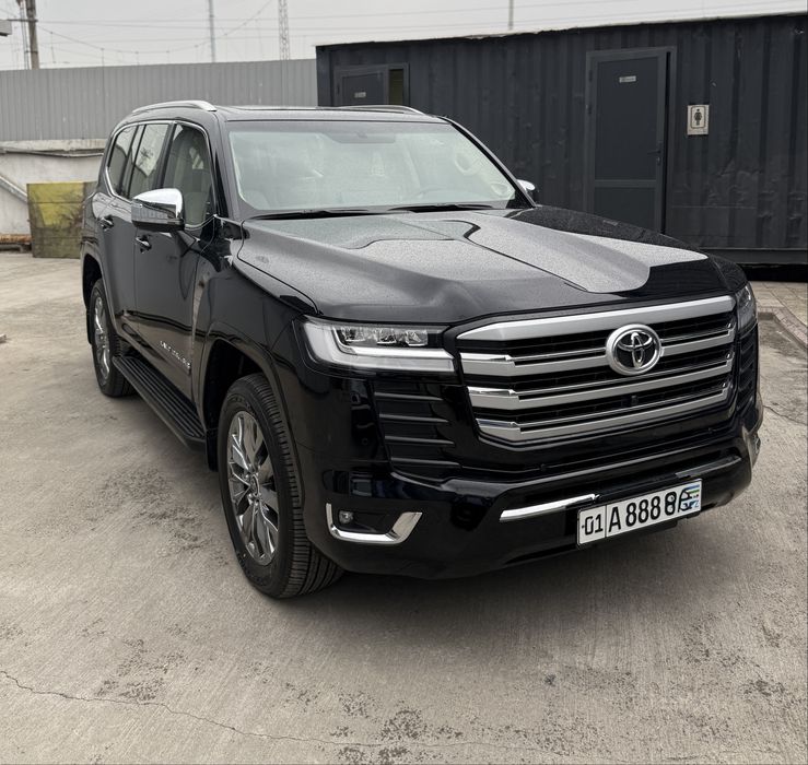 Toyota land cruiser 300