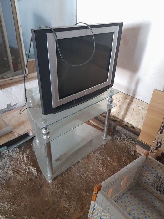 Телевизор диван и креслы