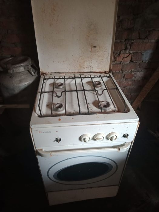 Продам газ плиту