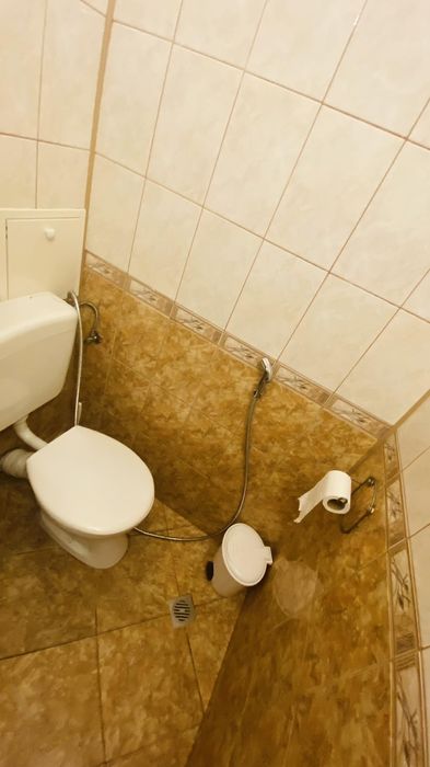 Дава се под наем Тристаен апартамент в Бургас, Център - 80 кв.м за 663 € - Снимка #4