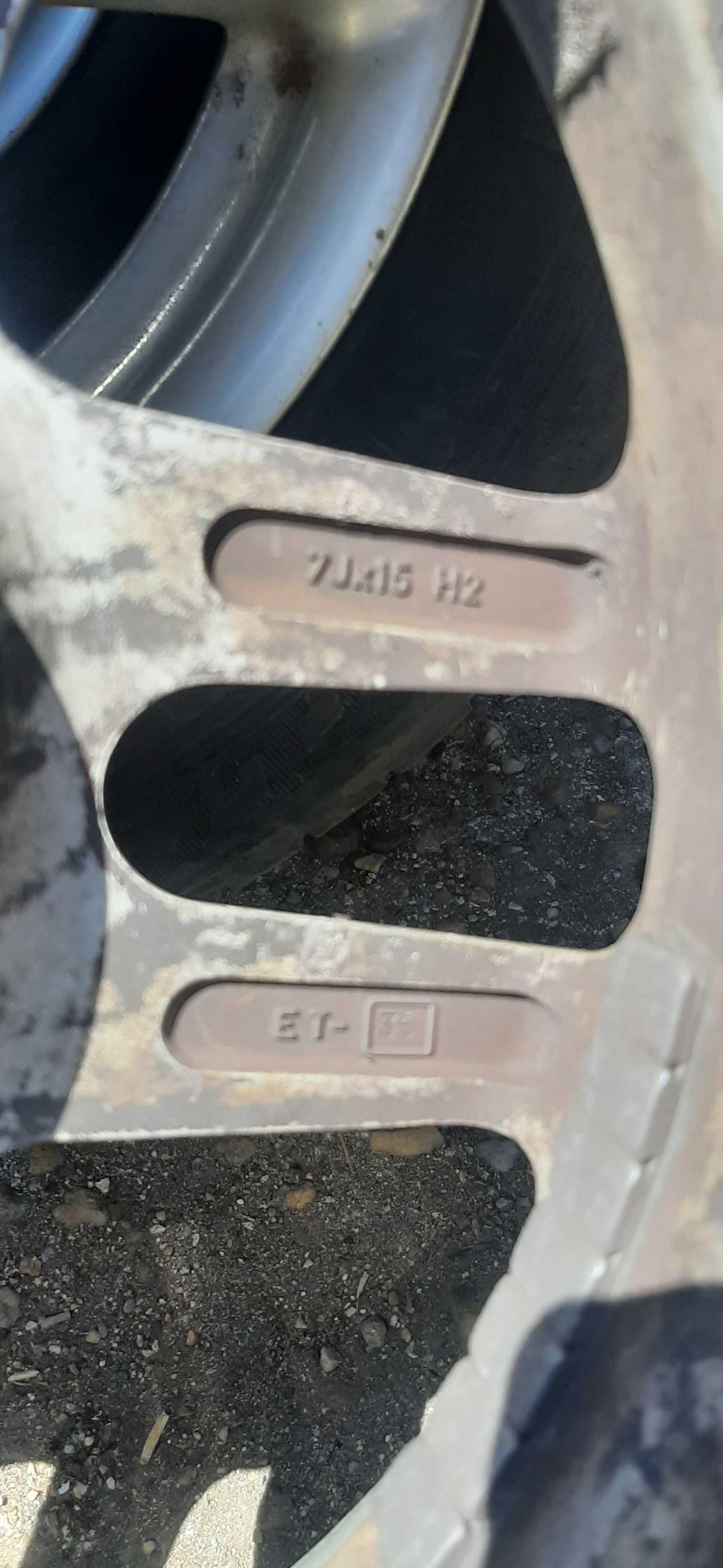 Гуми DUNLOP 195/65/15 с лети джанти