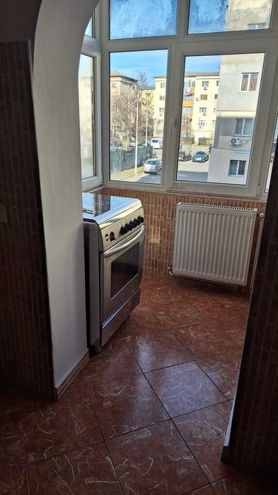 Etaj 1- Inchiriere apartament 2 camere decomandat micro 12 Targoviste