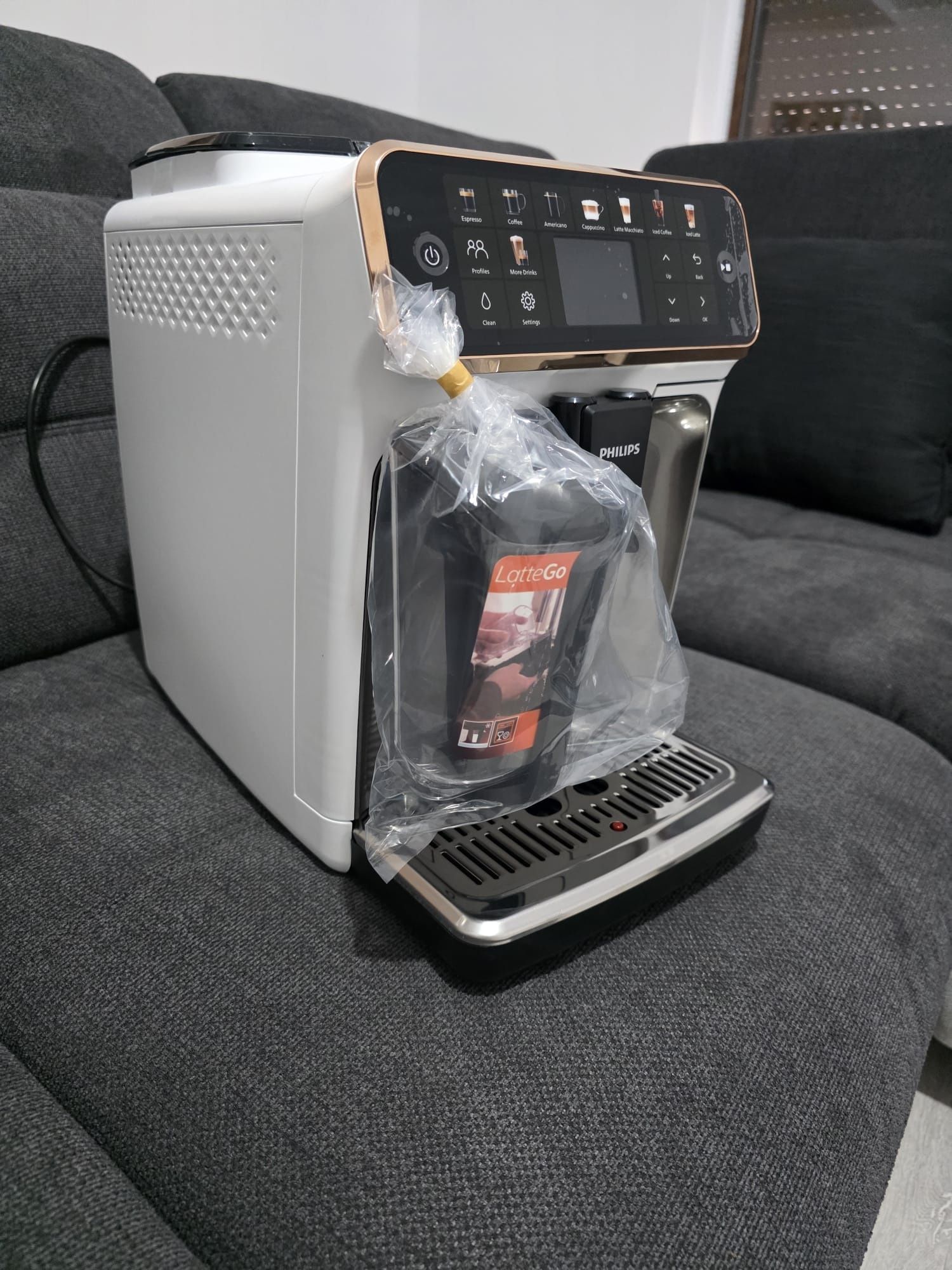 Espressor automat Philips seria 5500 ediție limitată