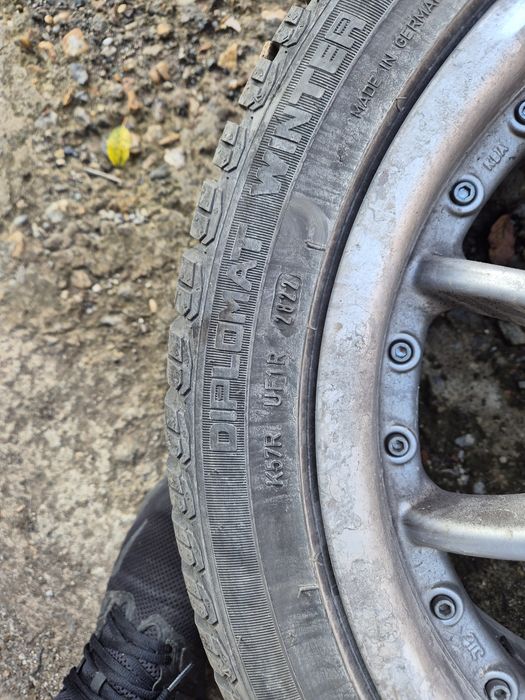 Зимни гуми с джанти лети.