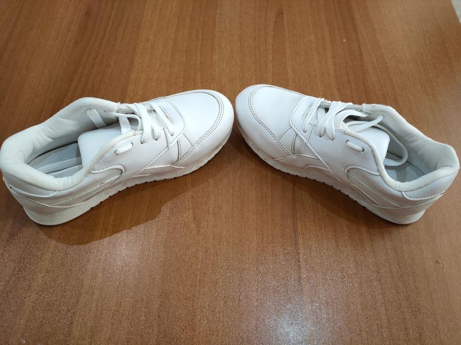 Маратонки LC Waikiki номер 32