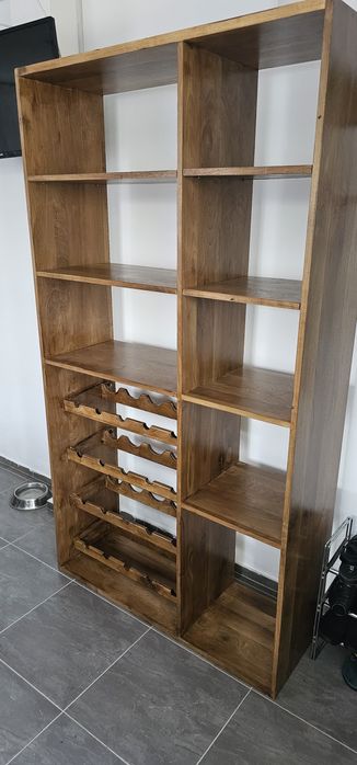 Mobilier sculptat din lemn masiv de nuc