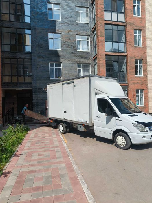 Аккуратно перевезем вашу мебель, вещи, товар на машине Мерседес!