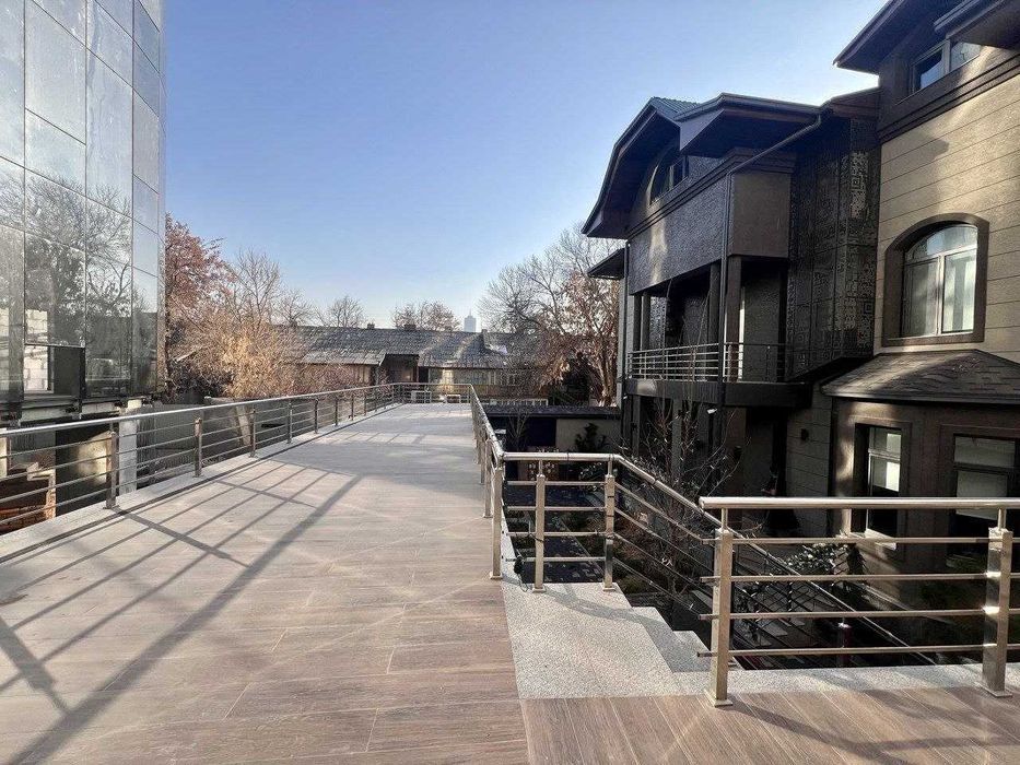 Аренда здания офис 1500 м²