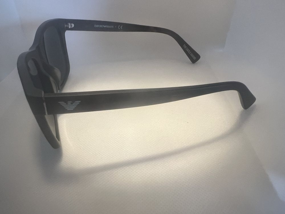 Ochelari de soare pentru barbati Emporio Armani !