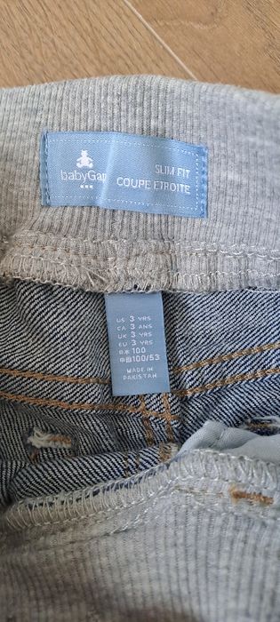 Продаю детские джинсы