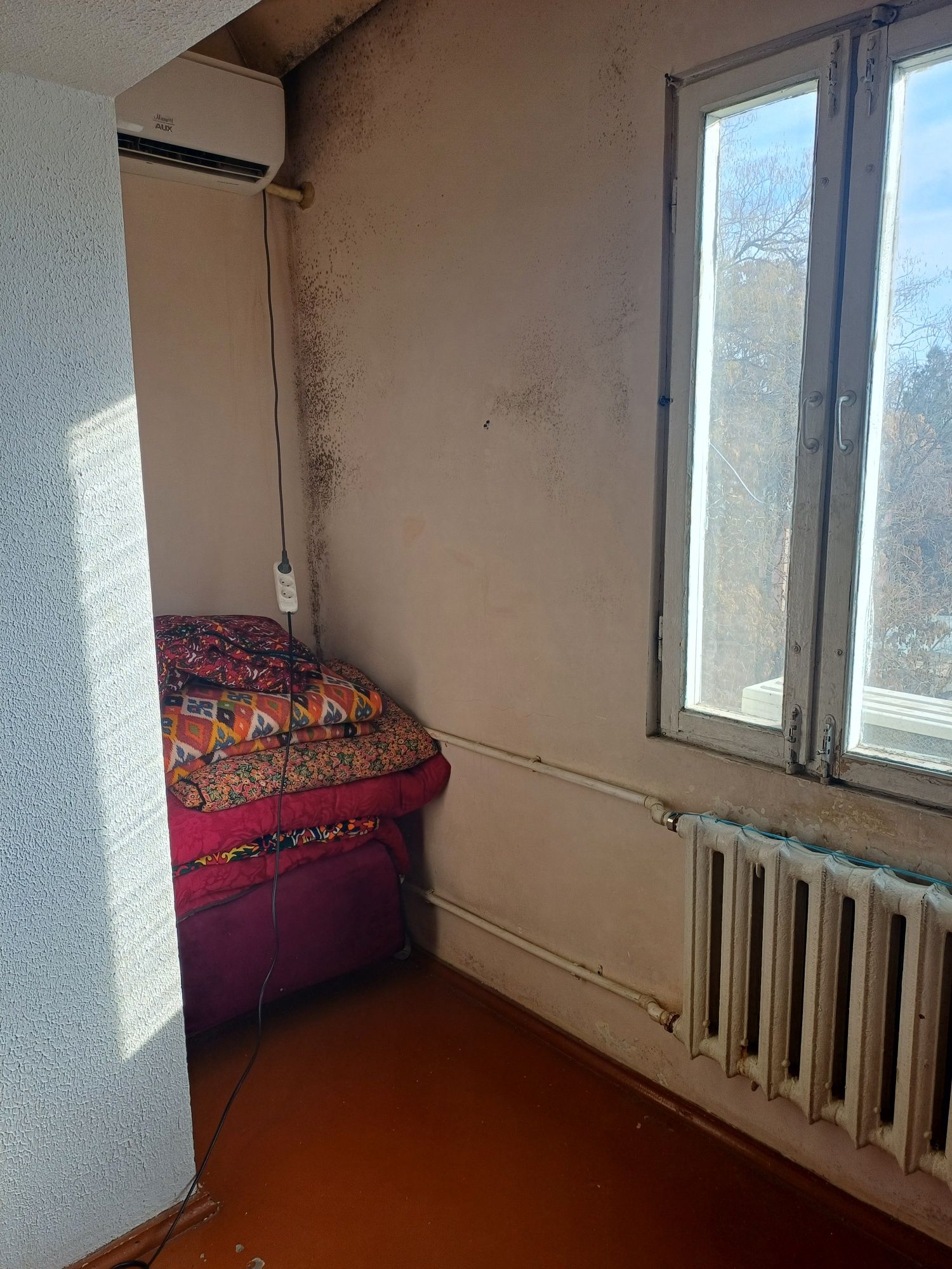 Срочно! Ижарага 1 хонали кв берилади оилага