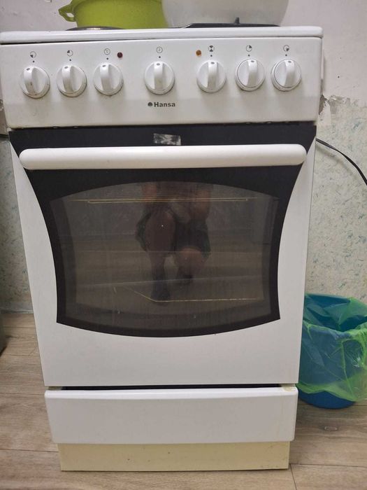 Комбинированная плита Hansa(Электрическая/Газовая) в хорошем состоянии