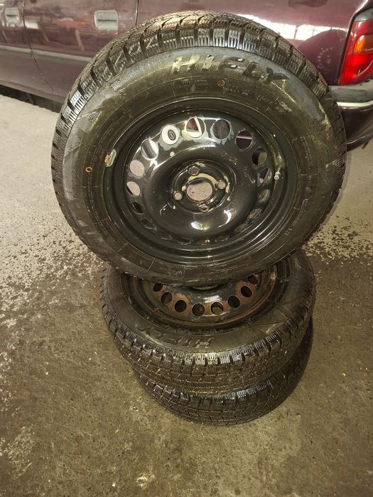 Продам колеса зимние