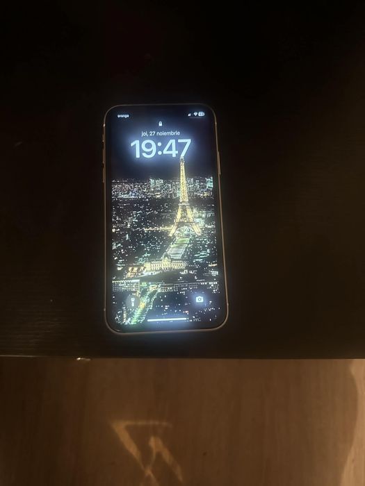 Vând iphone 11 în stare foarte bună de functionare