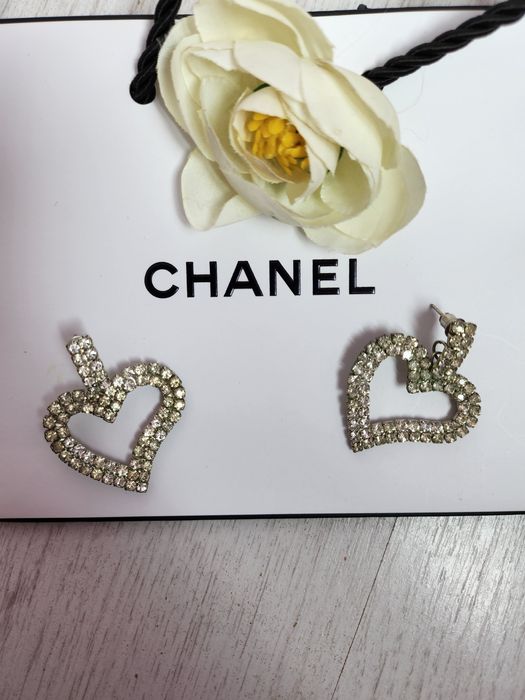 Обеци Chanel с камъни