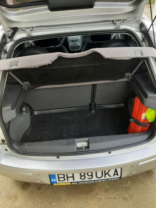 Opel corsa 1.4 benzina