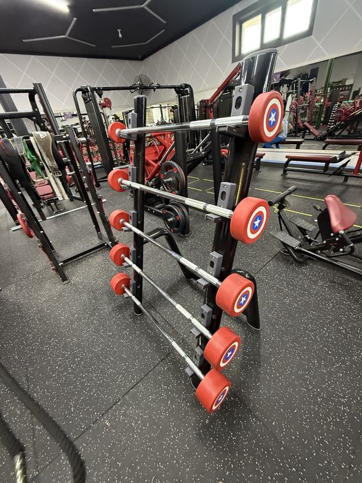 Продается штанга  Capitan america 10,15,20,25,30 kg стойка в комплекте