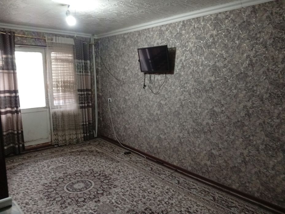 1 хонали кв 2- этаж ижарага берилади киргили  Палитехни енида