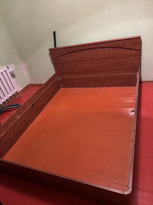 Бу диван спальный сатылады.Жағдайы жақсы.Бағасын келісеміз