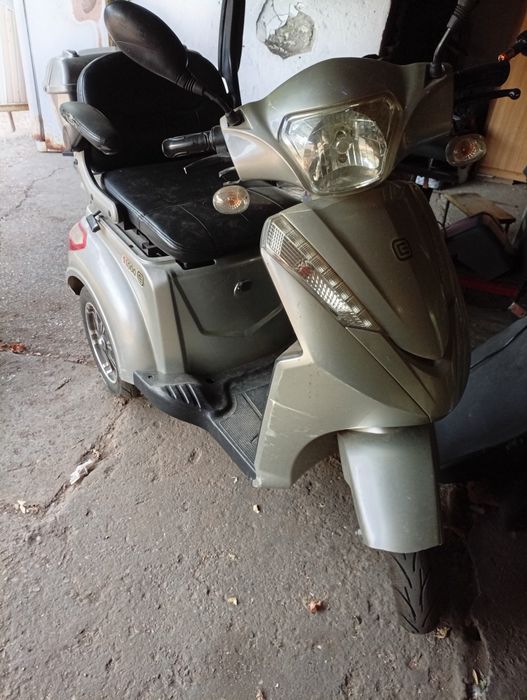 Vând scooter 1000w