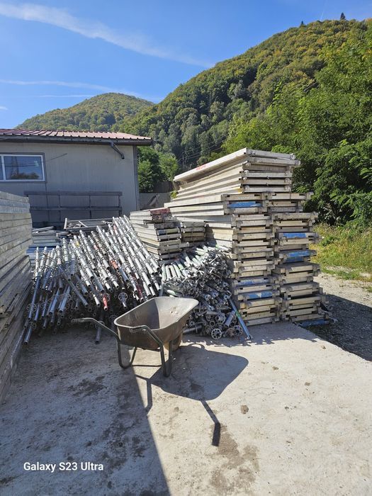 Inchiriez schele metalice