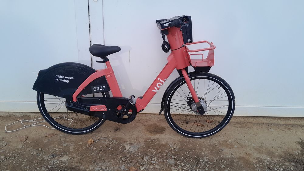 Vind bicicleta electrică adusă recent