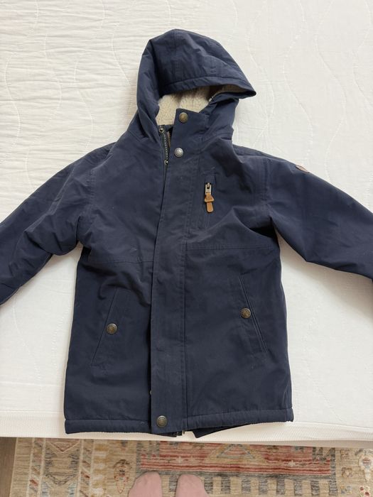 Продам курточку на 8 лет